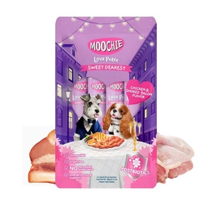 Recompensă pentru câini MOOCHIE Love Piure Chicken and Slaw Afumat 4x15g cu aromă de pui și slănină afumată